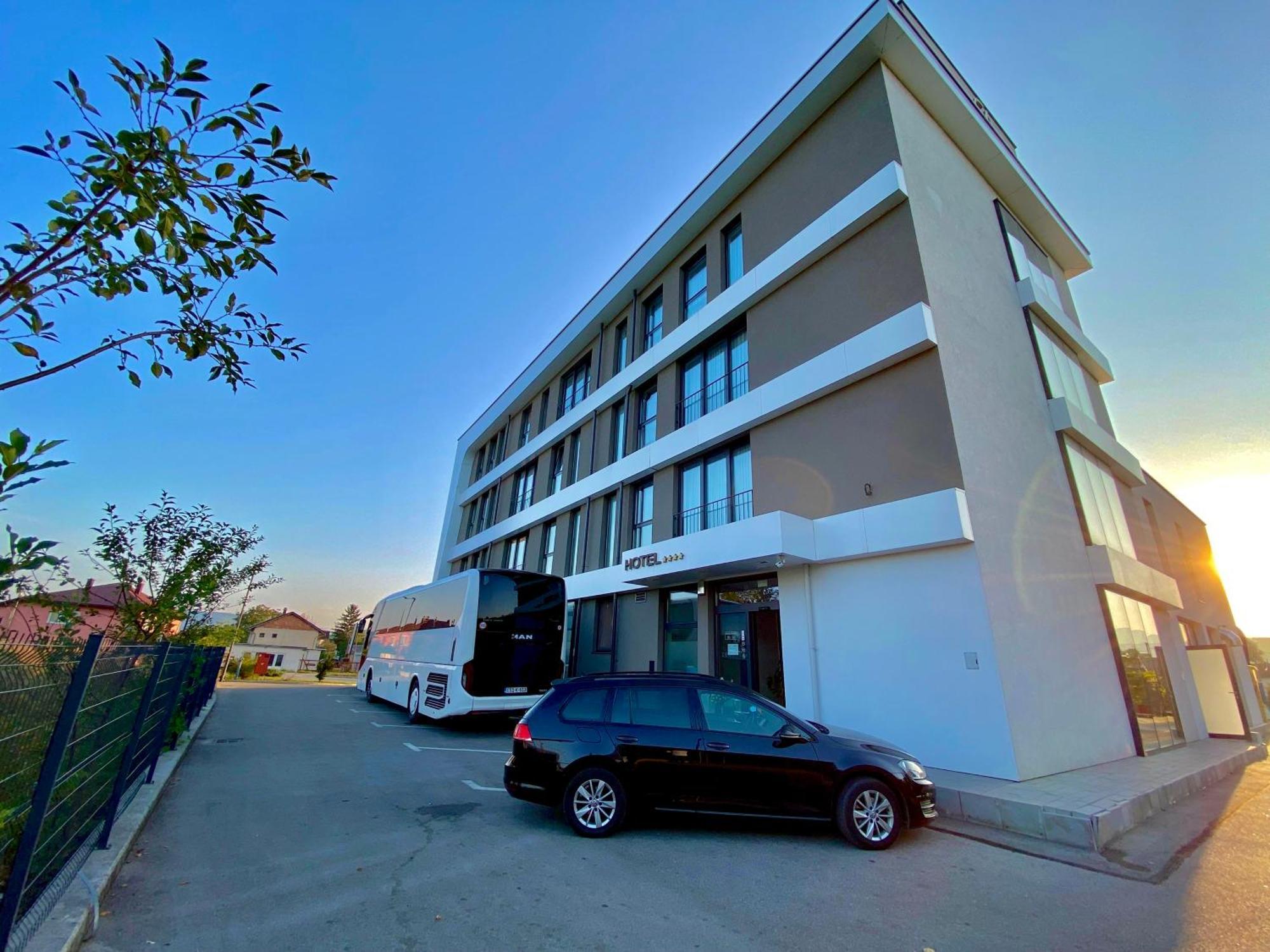 Hotel Gold Jet Бихач Экстерьер фото