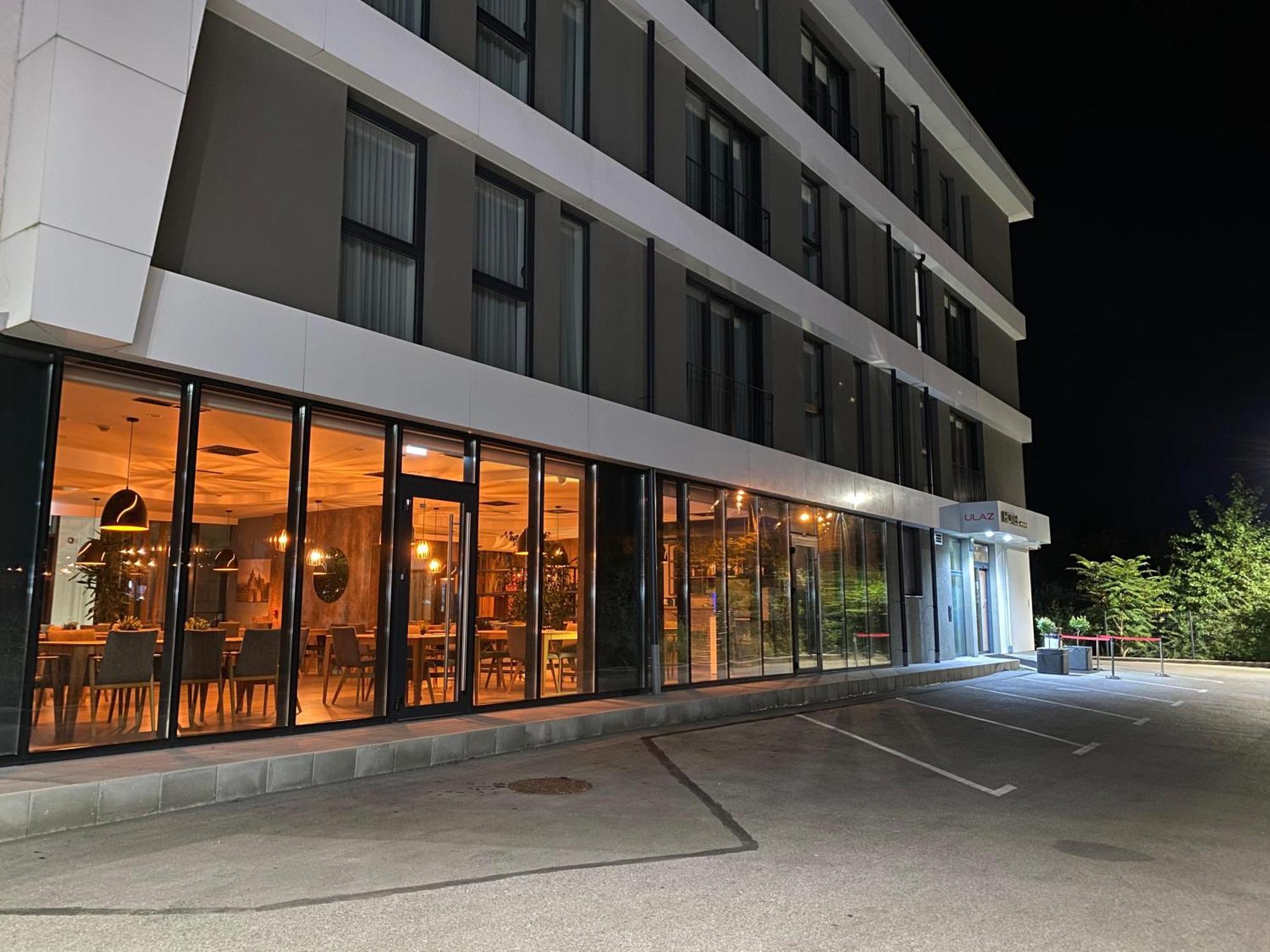 Hotel Gold Jet Бихач Экстерьер фото